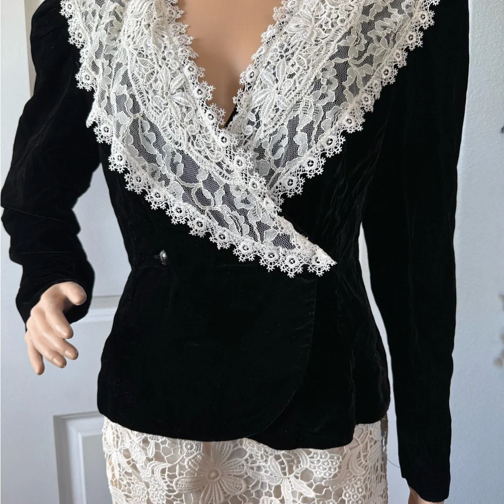 Vintage 90s | Cachet | black with ivory lace collar coquette velvet blazer S 🖤 - Picture 3 of 12